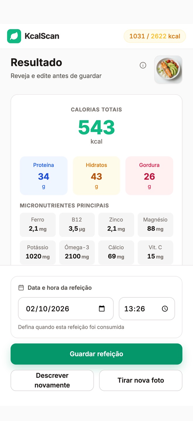 Resultado do KcalScan para uma taça de salmão: 543 kcal, 34 g de proteína, 43 g de hidratos e 26 g de gordura, com os principais micronutrientes